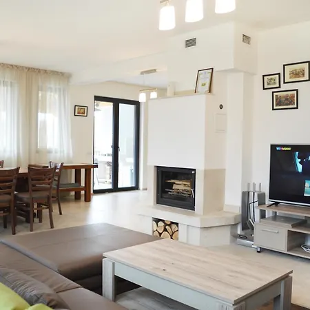 Villa Villa Borika *